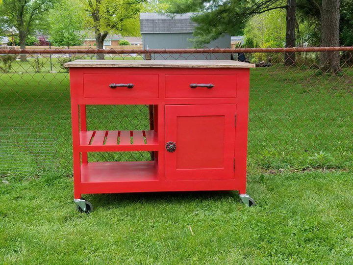 DIY wooden pallet kitchen island