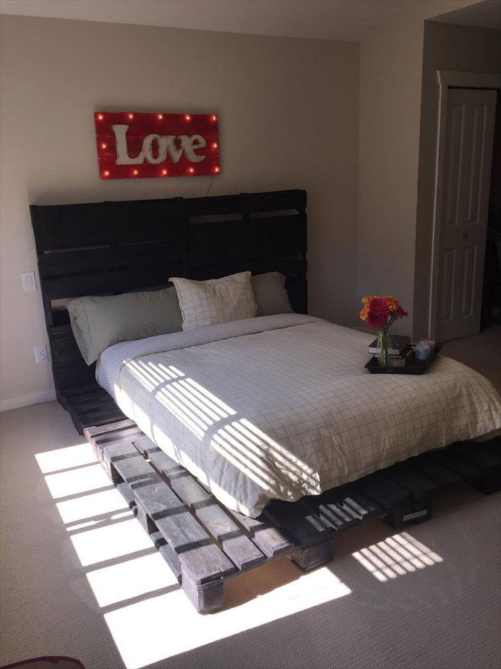 Wooden Pallet Bed out of only