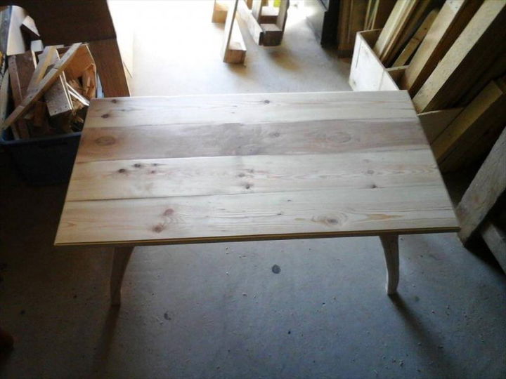 DIY Pallet Coffee Table with Arched Legs - Pallets Pro