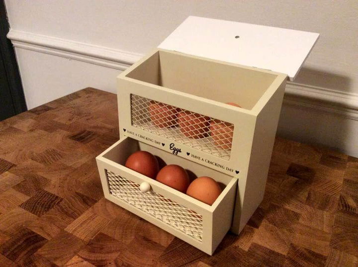 cute pallet egg holder