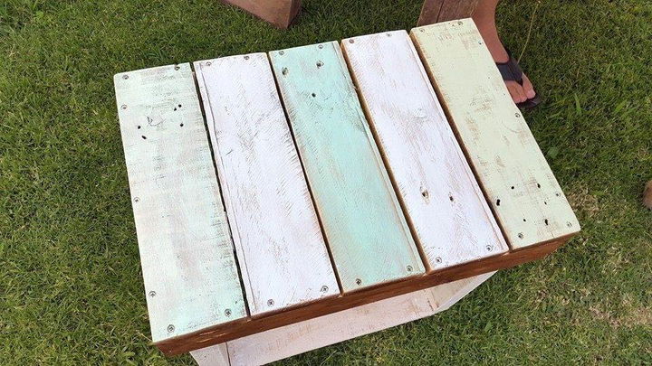 handmade cute pallet side table or stool