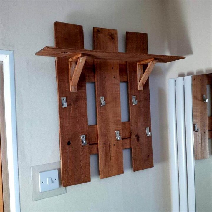 recycled pallet shelf