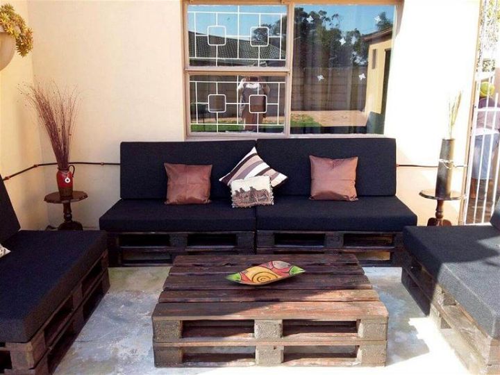 DIY Pallet Sofas and Coffee Table Set - Pallets Pro