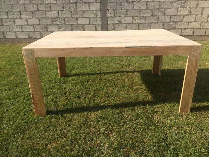 wooden pallet coffee table