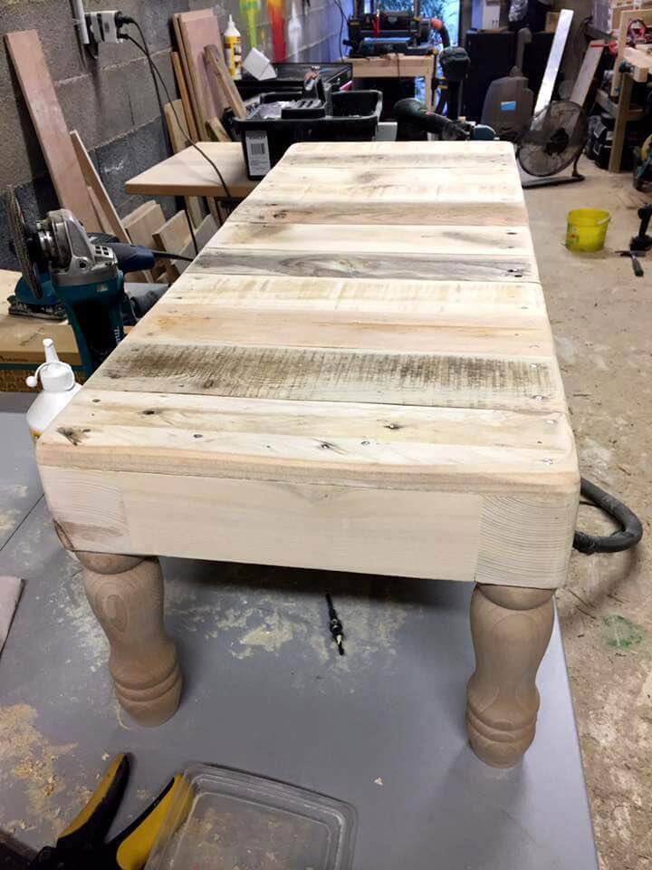 cute pallet bathroom table