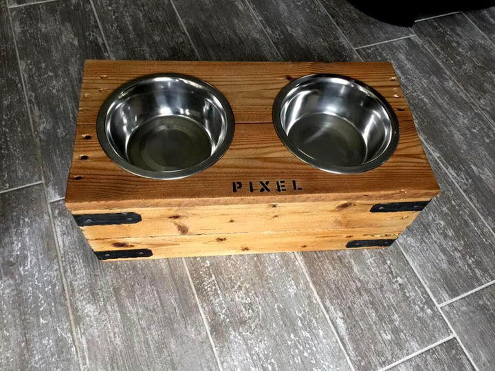 diy pallet dog bowl stand