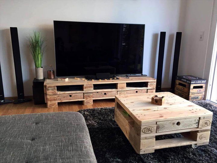 Handmade pallet media table