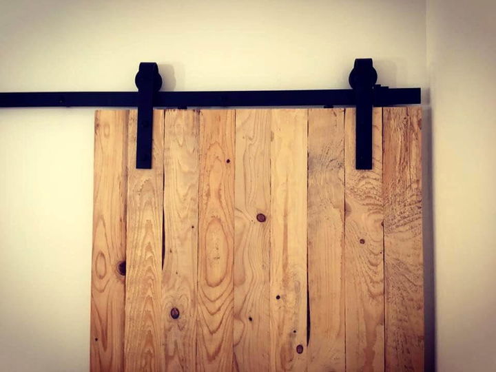 diy pallet sliding door