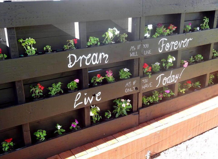 diy pallet vertical planter