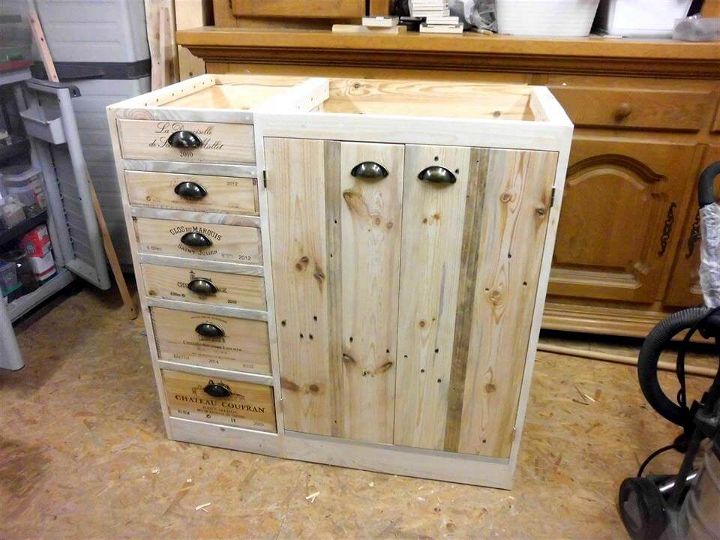 pallet storage chest