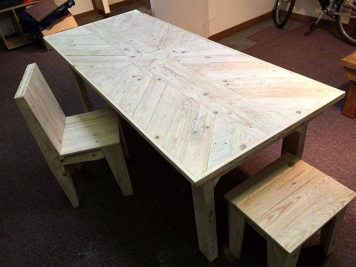  pallet dining table set