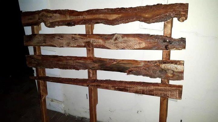 rustic pallet headboard 