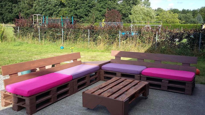 gorgeous pallet outdoor seating