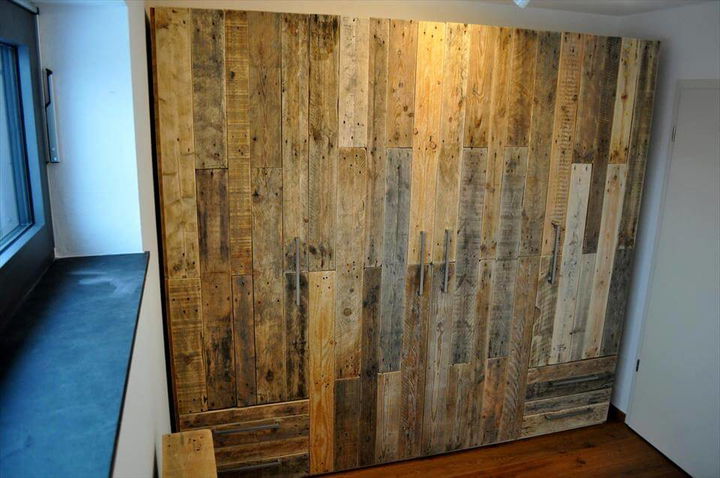 rustic pallet wardrobe