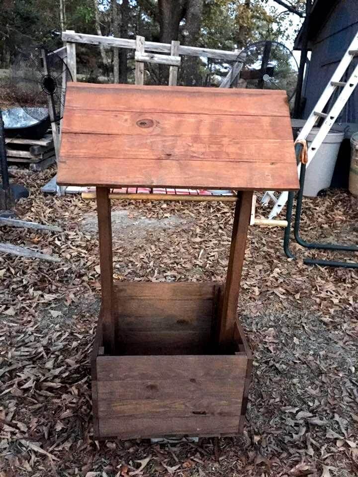 wooden pallet wishing well