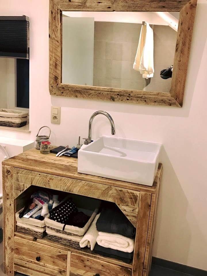 pallet bathroom mirror