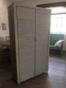 DIY Wood Pallet Cupboard Pallets Pro   Diy Pallet Cupboard 225x300 