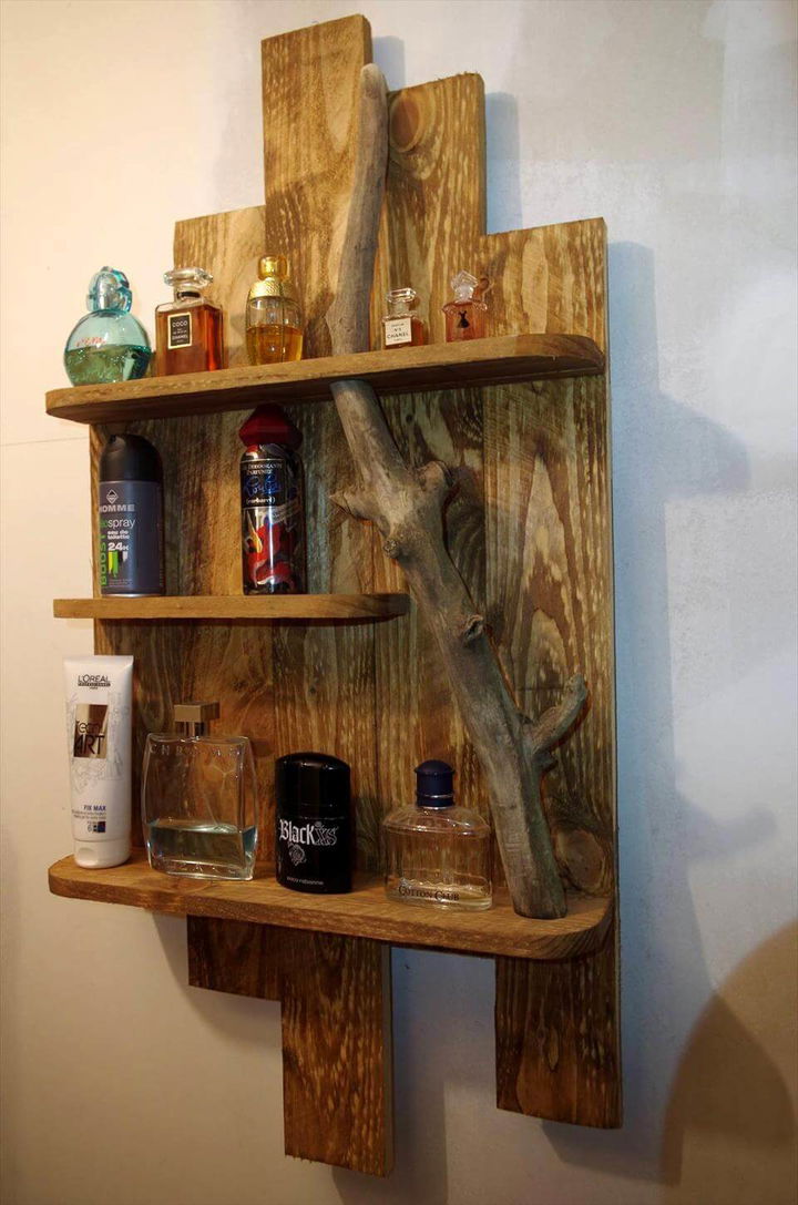 diy pallet toiletry shelf