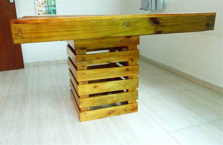 self made pallet dining table
